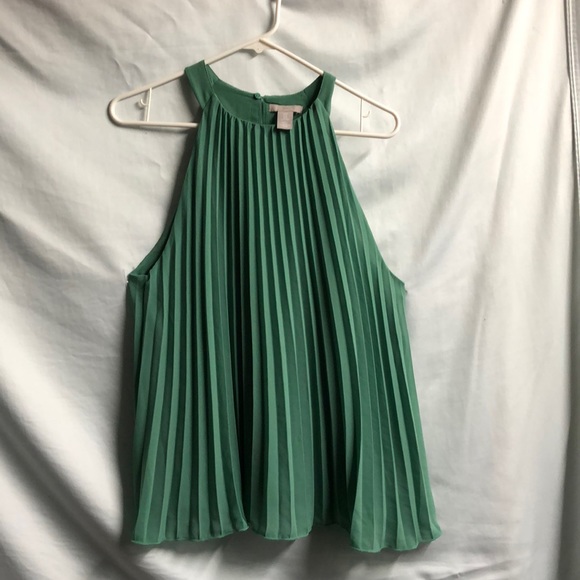 Sage, green H&M, pleated layered tank medium excellent condition like new - Picture 2 of 12